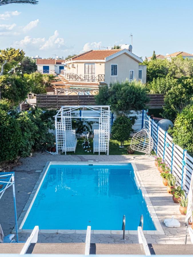 Greek Island Style 2 Bedroom Villa With Pool Next To The Sea Larnaka Exterior foto