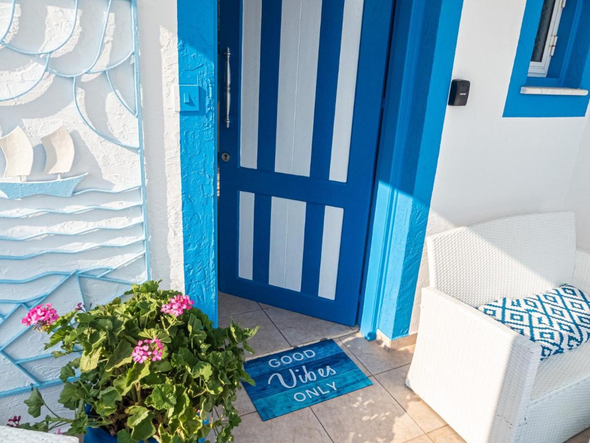 Greek Island Style 2 Bedroom Villa With Pool Next To The Sea Larnaka Exterior foto