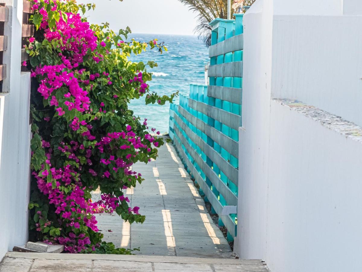 Greek Island Style 2 Bedroom Villa With Pool Next To The Sea Larnaka Exterior foto