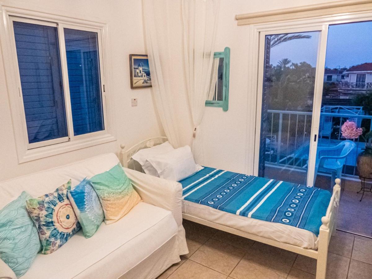 Greek Island Style 2 Bedroom Villa With Pool Next To The Sea Larnaka Exterior foto